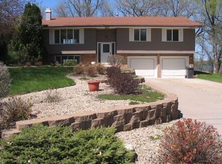 1549 Lamotte Dr, Lino Lakes, MN 55038