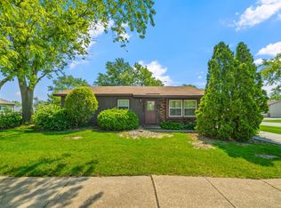 17433 Appletree Dr, Hazel Crest, IL 60429