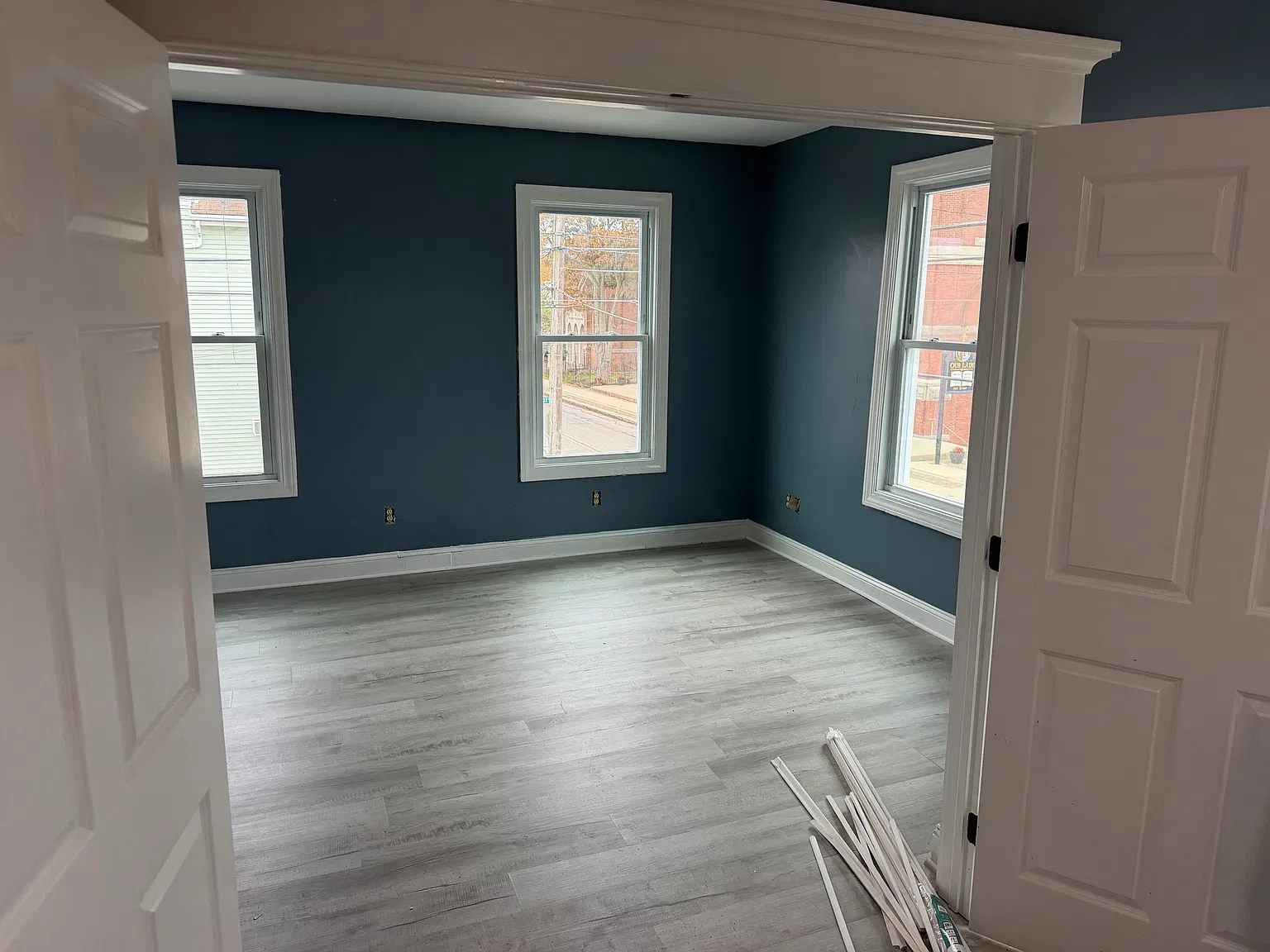 3 bed, 1100 sqft, $2,200 — Photo 4