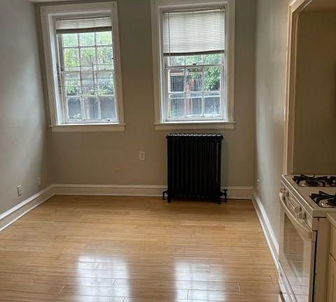 4th image of 625 Pine St APT 1R
