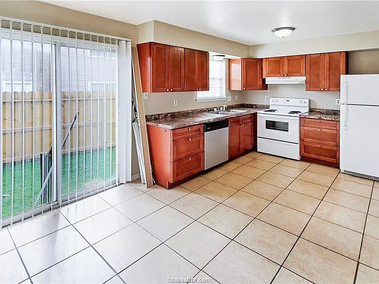 1908 Barak Ln #15 — Photo 5