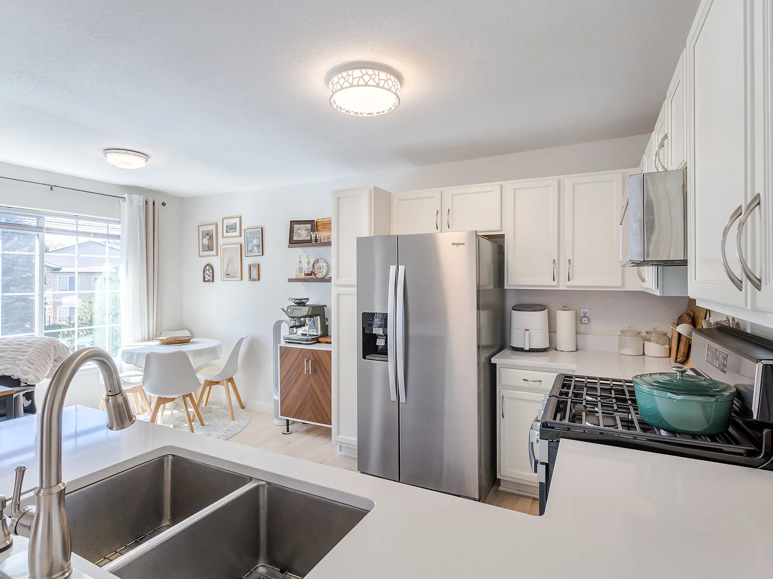 1 bed, 722 sqft, $1,590 — Photo 4