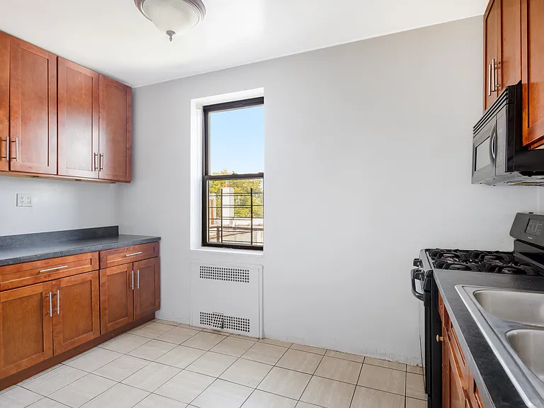1350 Ocean Pkwy #5F — Photo 4