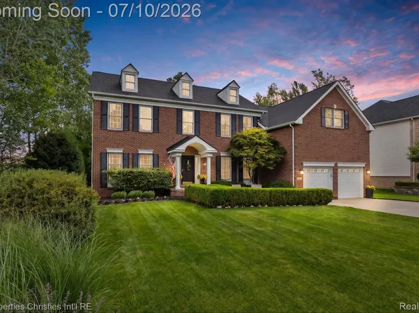 3095 Hidden Timber Dr, Orion, MI 48359