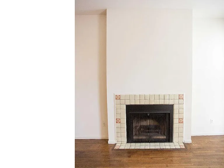 526 Spruce St #3R — Photo 10