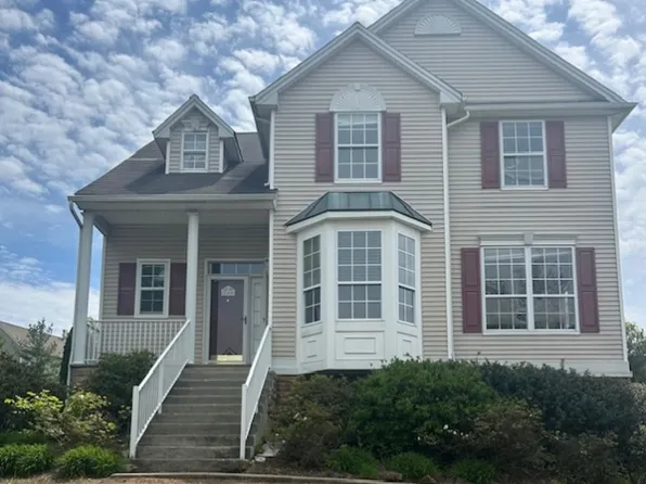 240 Winding Hill Dr, Hackettstown, NJ 07840