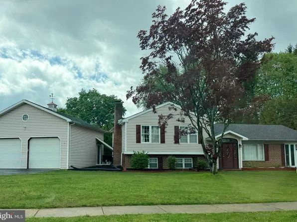 2 Cathy Ann Dr, Reading, PA 19606