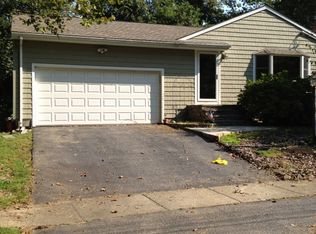 320 Fox Hill Rd, Stratford, CT 06614