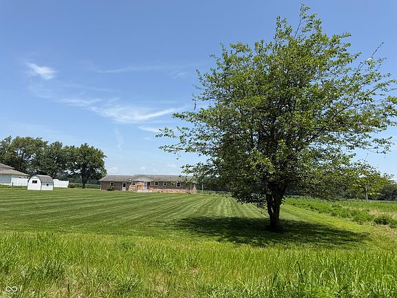4th image of 2821 E County Road 875 S