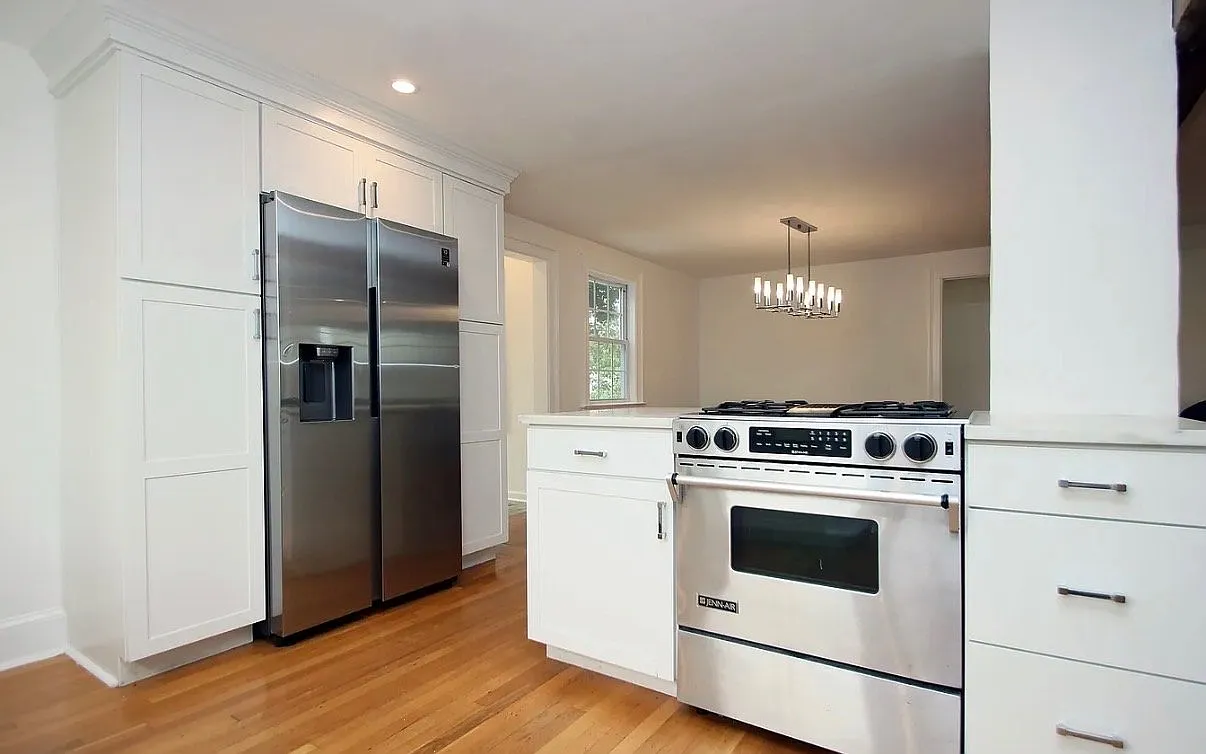 Spacious and Well-Maintained Home in a Convenient Location — Photo 4