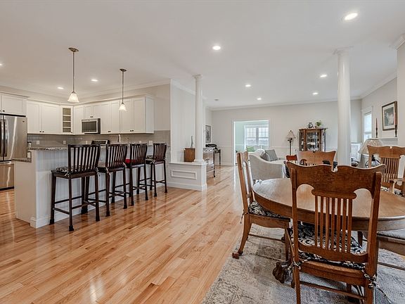 4th image of 67 Fox Hill Ln #67