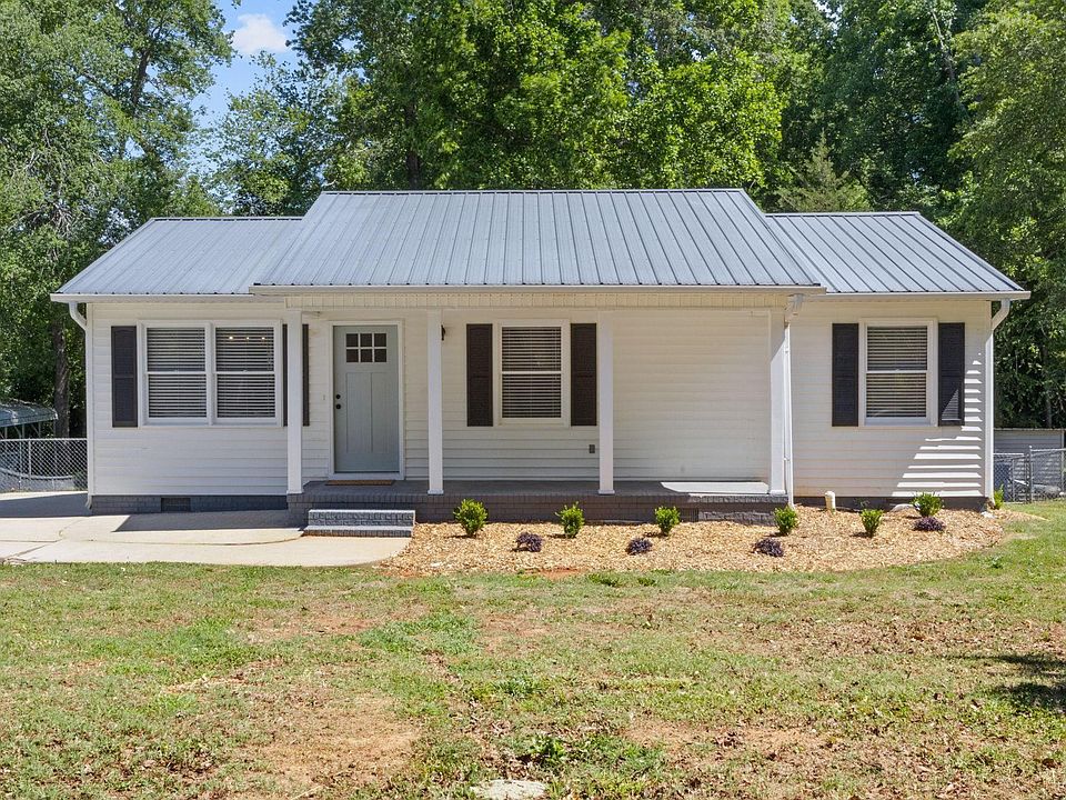 1st image of 335 Pinonwood Dr