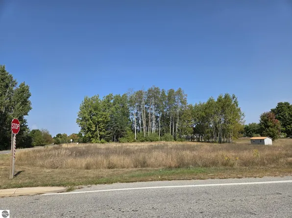 1001 El Camino Grande #28-30, Weidman, MI 48893