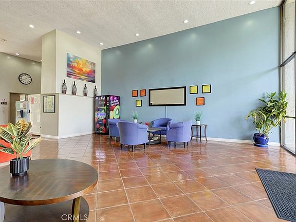 4th image of 1401 Valley View Rd APT 206