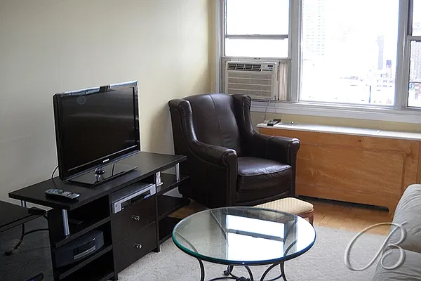 Sold by Bellmarc Realty | media 9