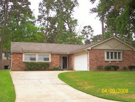 Welcome to 2806 Rolling Glen in Lexington Woods North