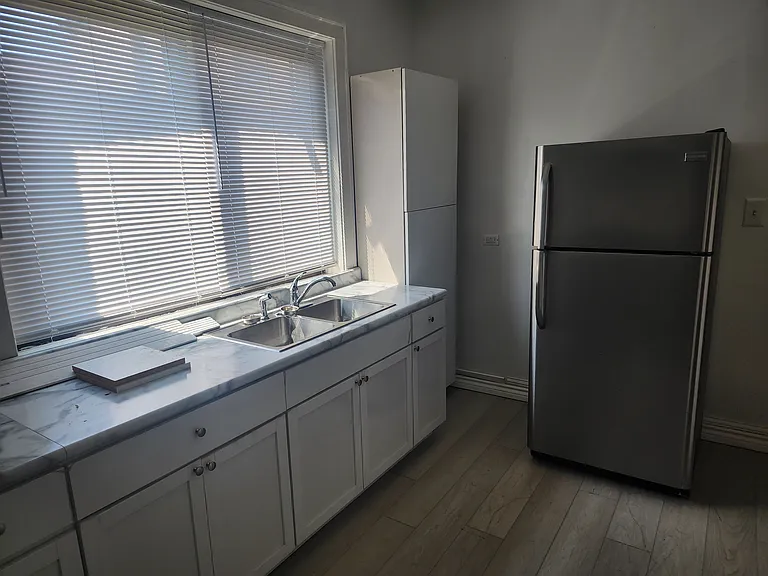 8205 S Laflin St — Photo 5