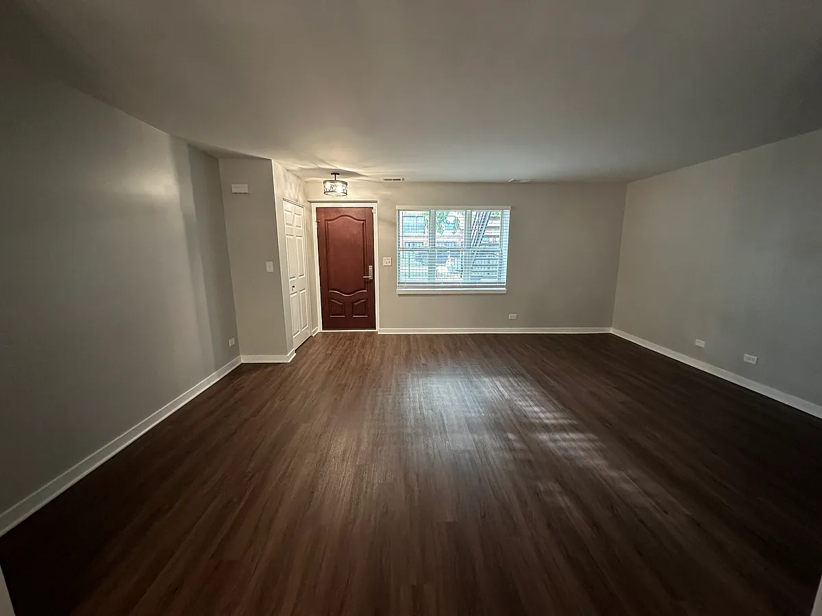 Building Photo - 6457 S Kenwood Ave #G