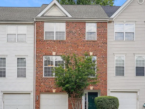 20489 Blue Heron Ter, Sterling, VA 20165