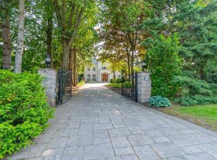 29 Bayview Rdg, Toronto, ON M2L 1E3