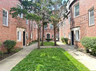 918 Green Bay Rd #F4, Winnetka, IL 60093