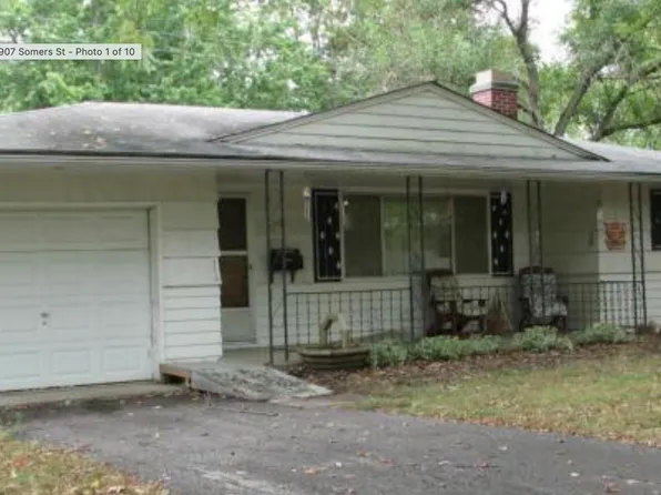 907 Somers St, Tonganoxie, KS 66086