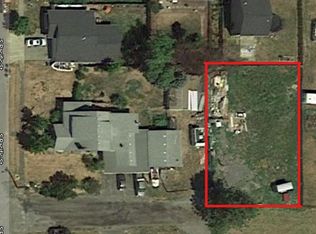 1517 E 9th St, Newberg, OR 97132