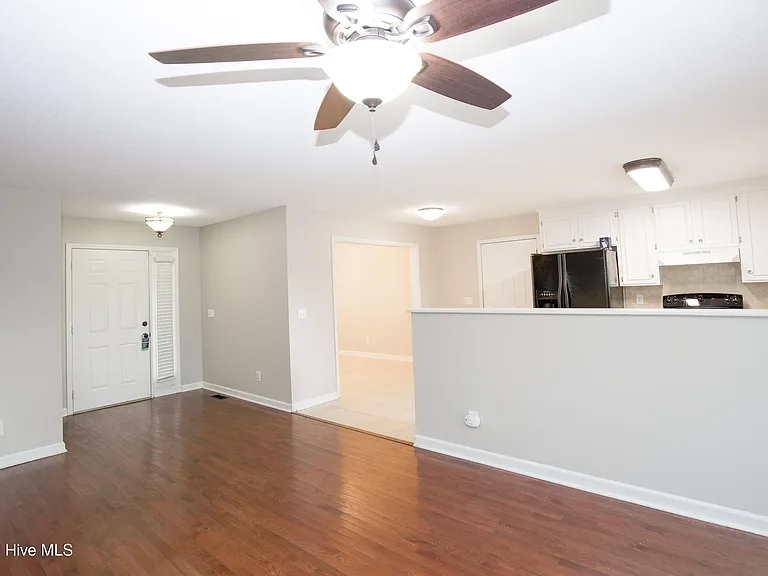 201 Sarason Pl — Photo 8