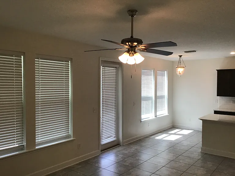 31 Hiller Ln — Photo 5