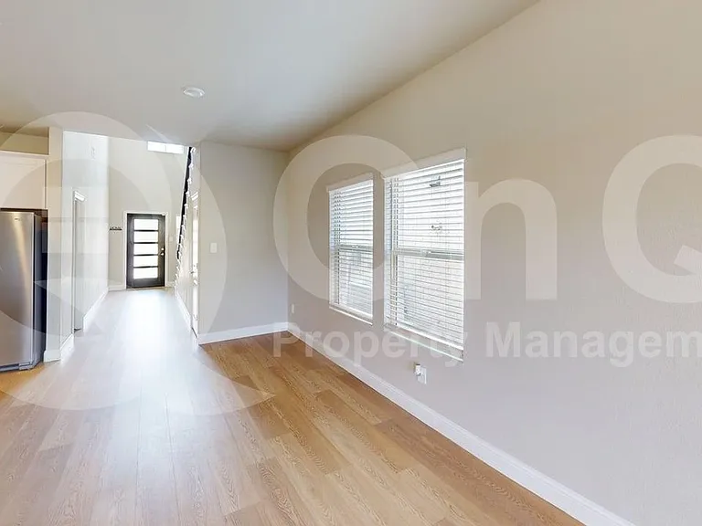 616 McKenna Dr — Photo 7