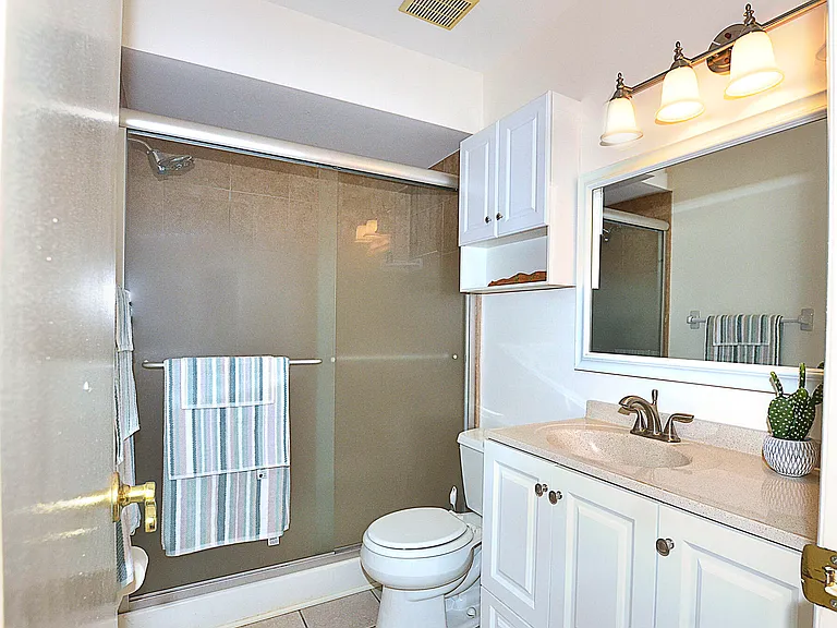 900 Jasmine Ln #9A — Photo 15