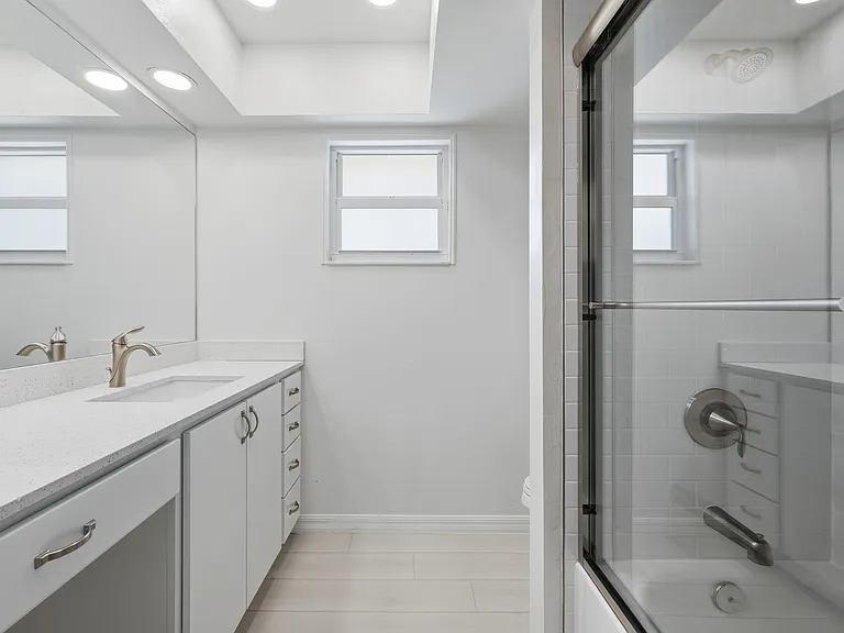 1235 Par View Dr — Photo 16