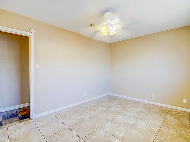 3990 Syracuse Dr — Photo 35