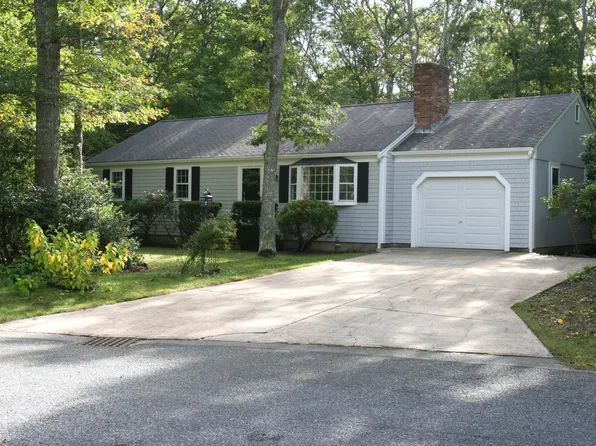 19 Oriole Lane, Marstons Mills, MA 02648