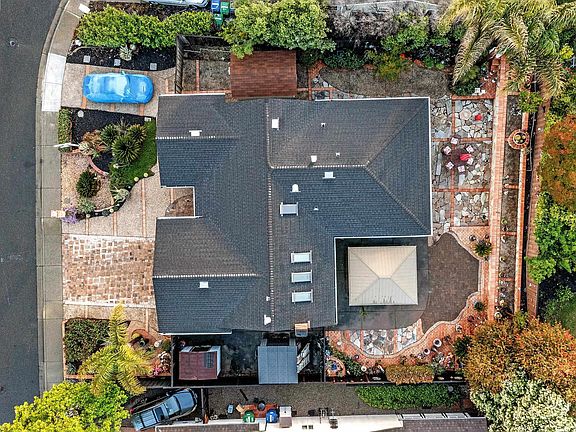 4th image of 410 Kevin Ct