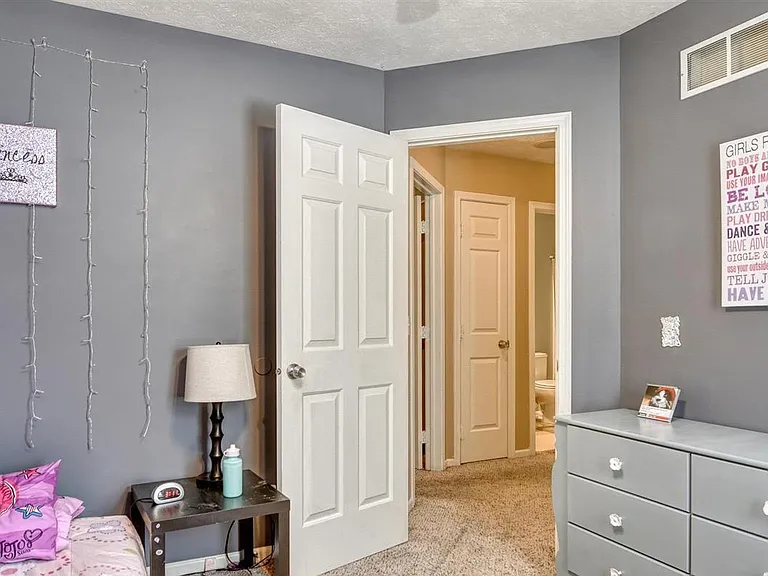 7862 Vernon Ave — Photo 11