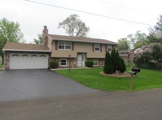 510 Engels Pl, Spring Grove, IL 60081