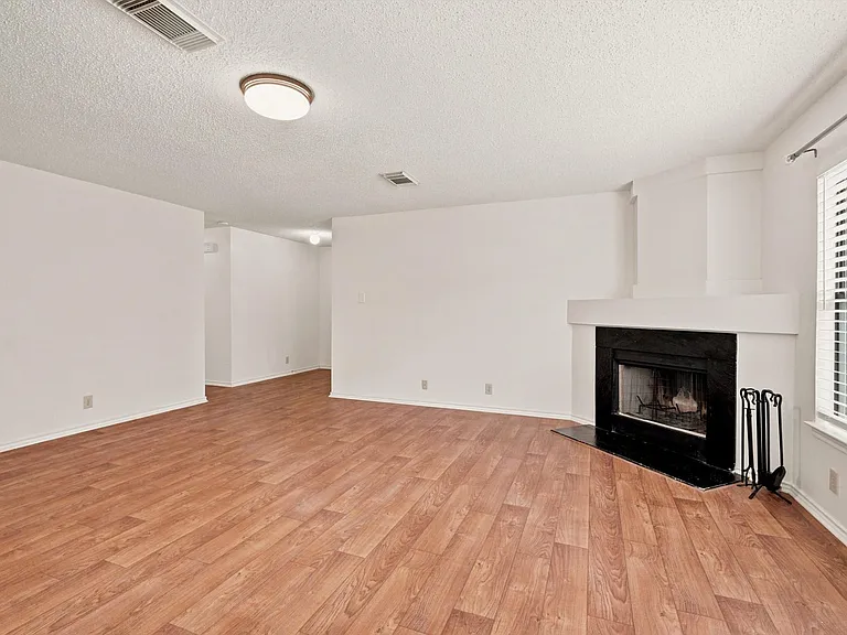 10411 Westfield Pl — Photo 6