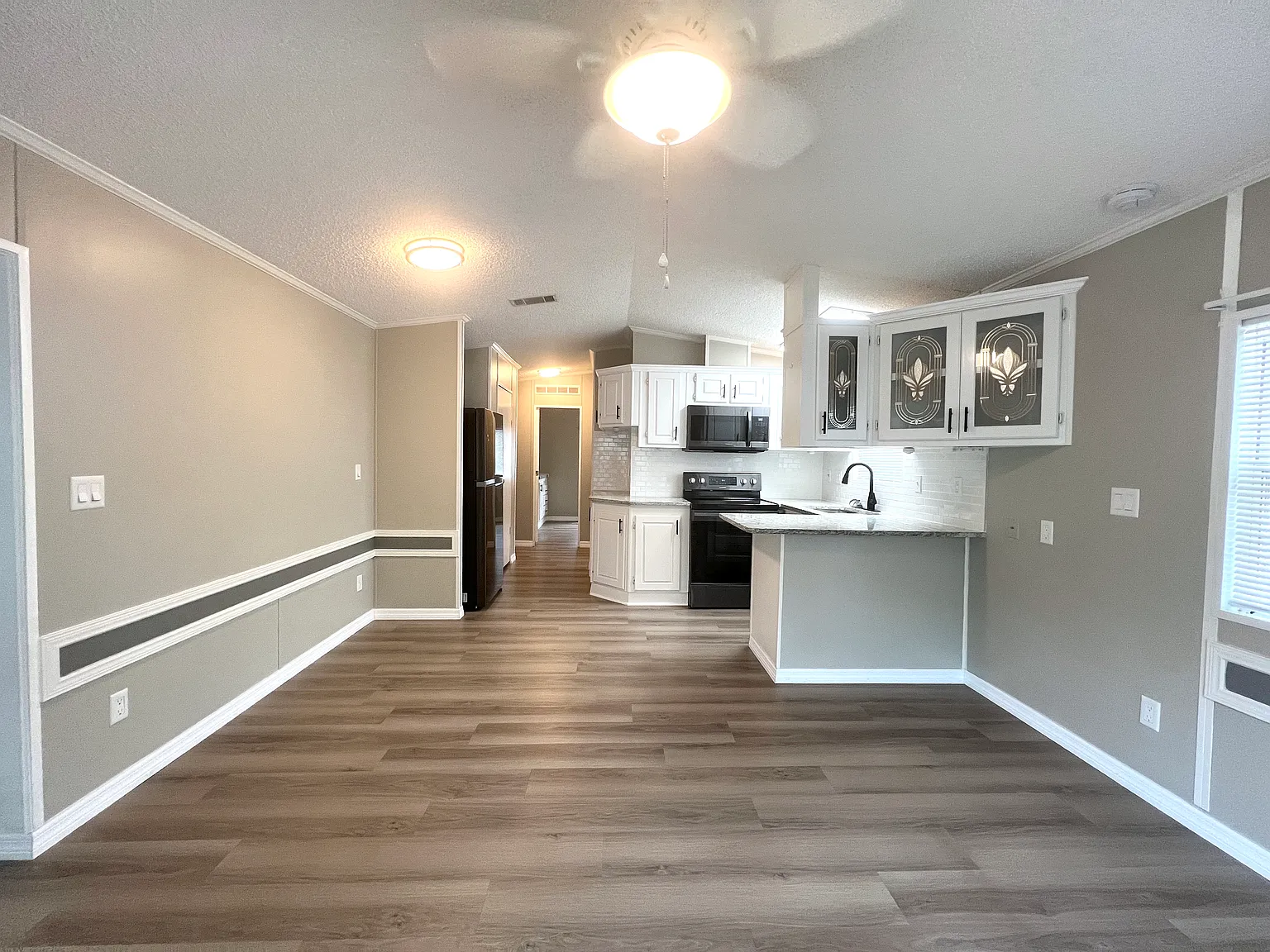 2 bed, 875 sqft, $1,450 — Photo 1