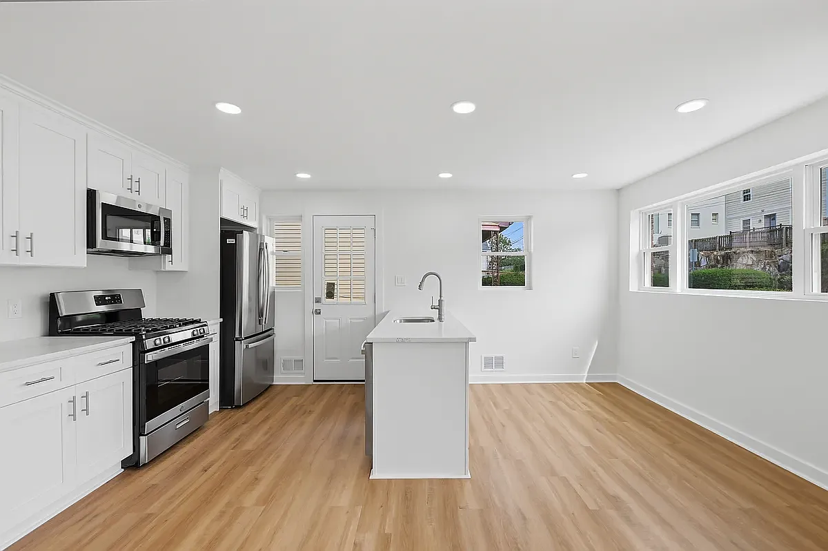 4 bed, 1964 sqft, $4,750 — Photo 4