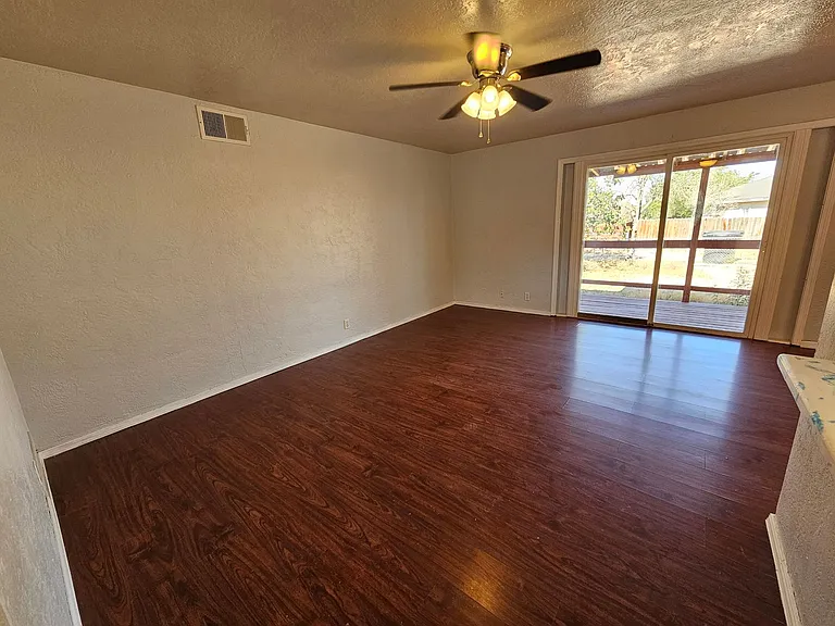 1509 Cuba Ave — Photo 4