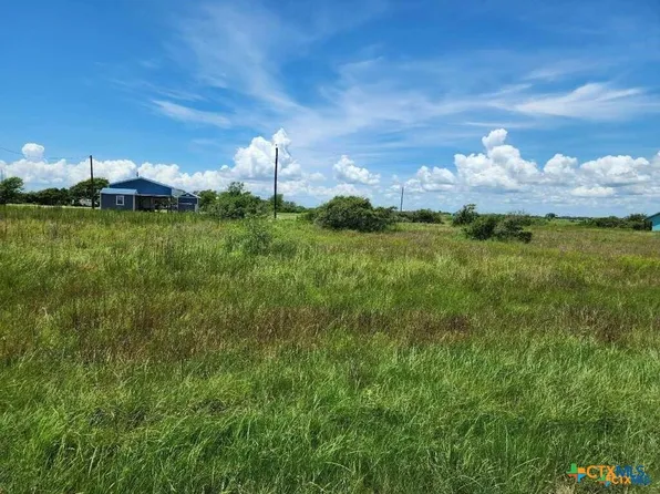 78 Redfish Ln, Palacios, TX 77465
