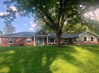 526 Fairways Cir, Saint Louis, MO 63141