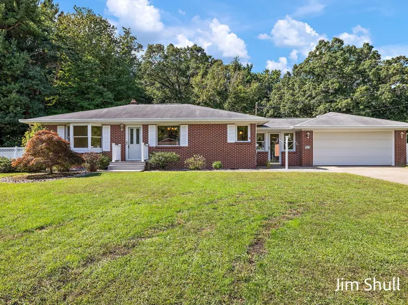 15922 Mercury Dr, Grand Haven, MI 49417