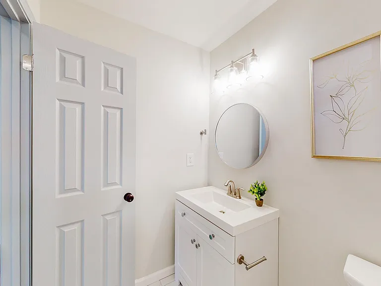 Regency Way SE — Photo 3