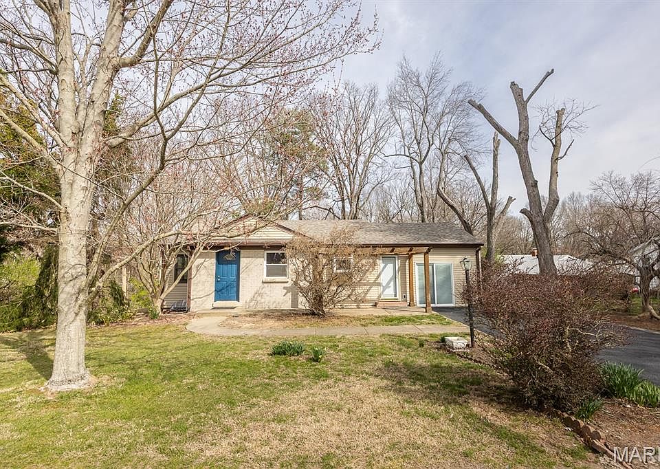 1st image of 161 Westwood Dr