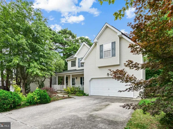 210 Beacon Hill Dr, Egg Harbor Township, NJ 08234