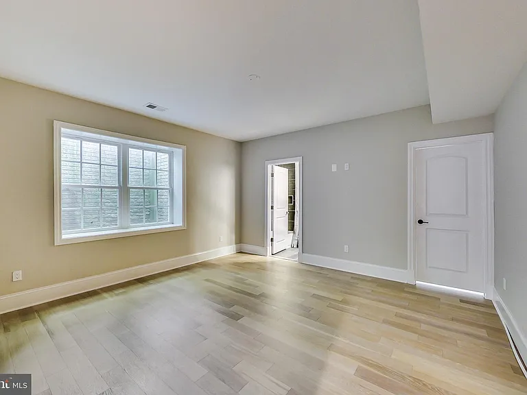 3104 Sleepy Hollow Rd — Photo 67