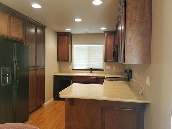 3rd image of 110 Westbrook Dr