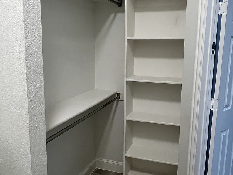 7717 Lakecrest Ct — Photo 25